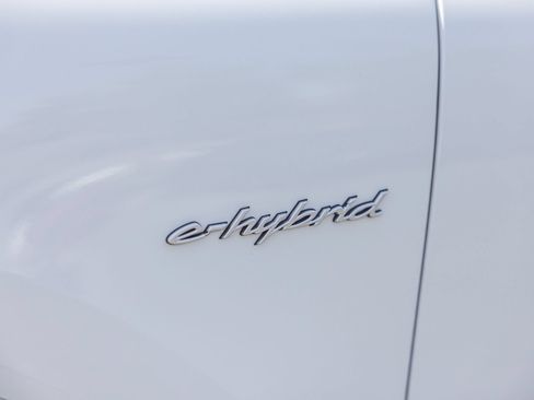 Certified 2024 Porsche Cayenne AWD/4WD image 24