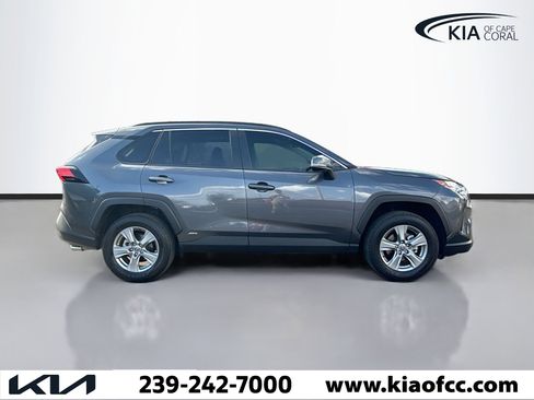 Used 2025 Toyota RAV4 XLE w/ Convenience Package image 7