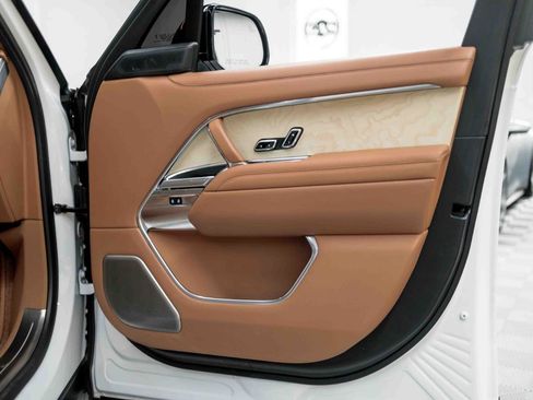 Used 2024 Land Rover Range Rover SV image 53