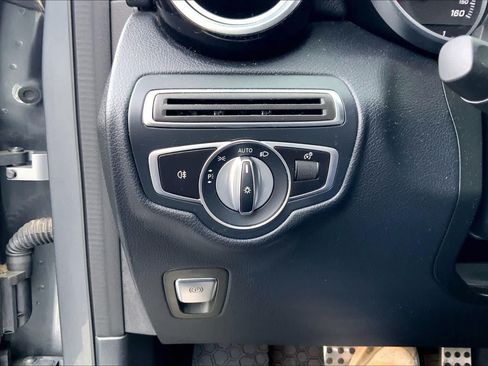 Certified 2019 Mercedes-Benz GLC 300 image 32