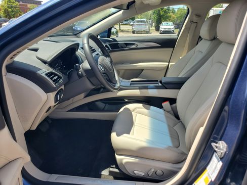 Used 2019 Lincoln MKZ Premiere FWD image 12