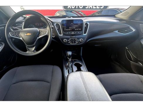 Used 2022 Chevrolet Malibu LT image 16