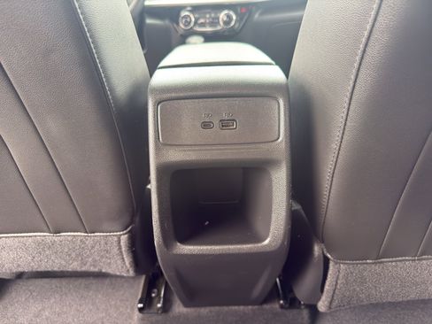 Used 2024 Chevrolet Trax LT w/ Driver Confidence Package FWD image 31