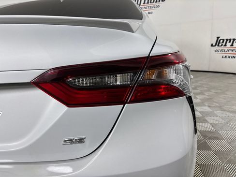 Used 2022 Toyota Camry SE w/ Convenience Package FWD image 32