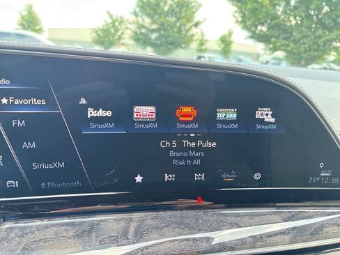 Certified 2021 Cadillac Escalade ESV Premium Luxury AWD/4WD image 35