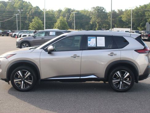 Used 2022 Nissan Rogue Platinum w/ Head-Up Display Package FWD image 4