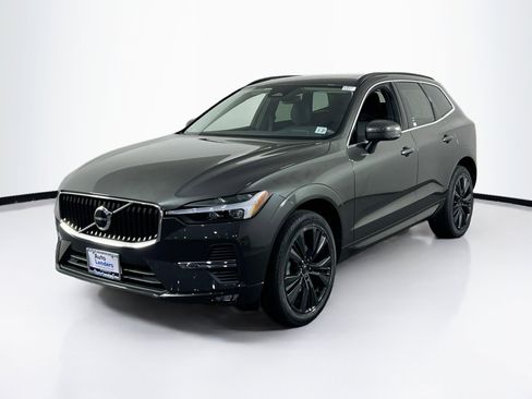 Used 2022 Volvo XC60 B5 Momentum w/ Climate Package image 1