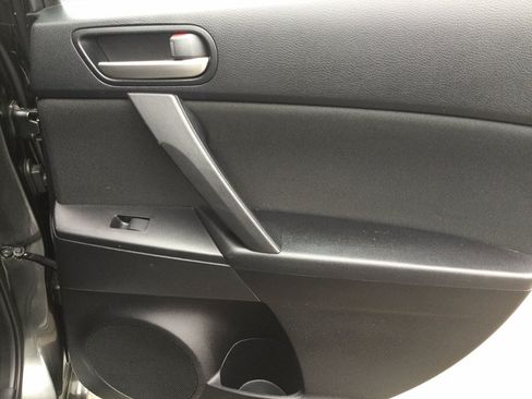 Used 2012 MAZDA MAZDA3 i Touring FWD image 15