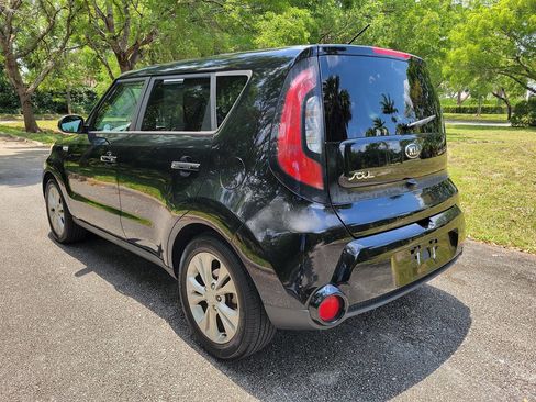 Used 2016 Kia Soul + FWD image 5