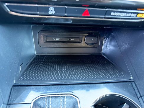 Used 2023 Volkswagen Atlas SE w/ Black Wheel Package image 30