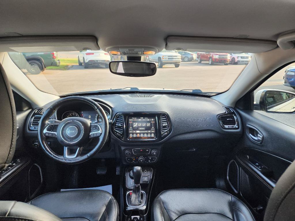 Used 2018 Jeep Compass Limited AWD/4WD image 11