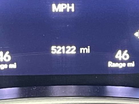 Used 2024 Chrysler Pacifica Touring-L FWD image 38