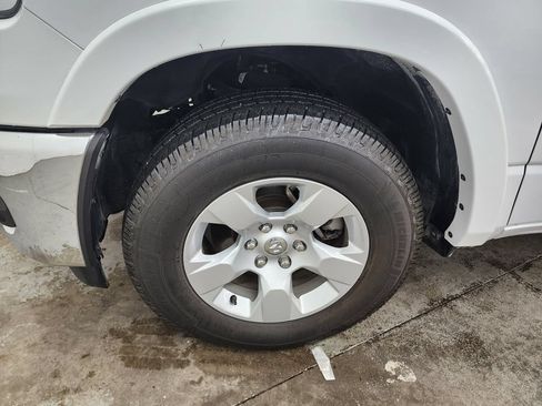 Used 2025 RAM 1500 Big Horn AWD/4WD image 35