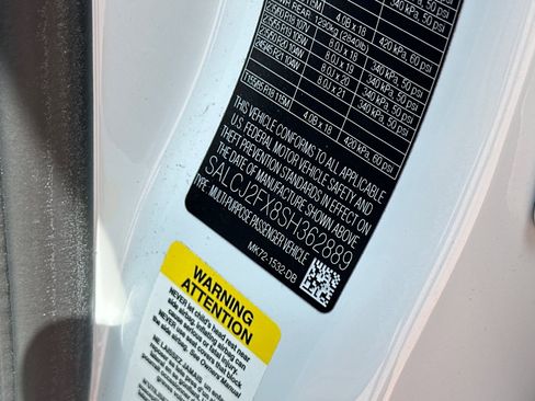 Used 2025 Land Rover Discovery Sport S image 38