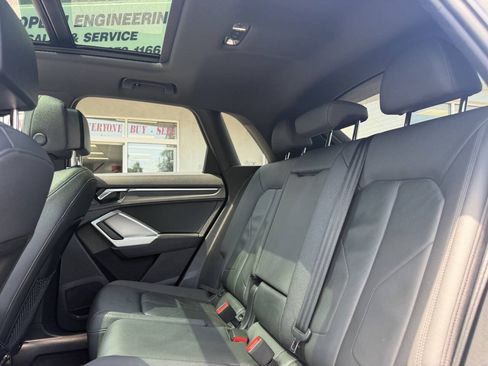 Used 2020 Audi Q3 2.0T Premium w/ Convenience Package AWD/4WD image 23