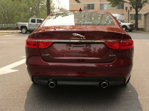 Used 2017 Jaguar XF Premium RWD image 8