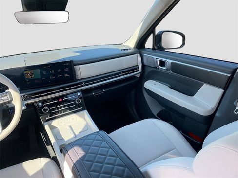 Used 2024 Hyundai Santa Fe SE image 21