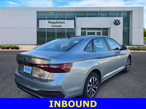 Used 2025 Volkswagen Jetta S image 4