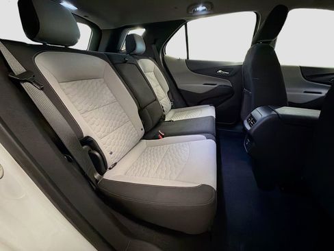 Used 2021 Chevrolet Equinox LS FWD image 28