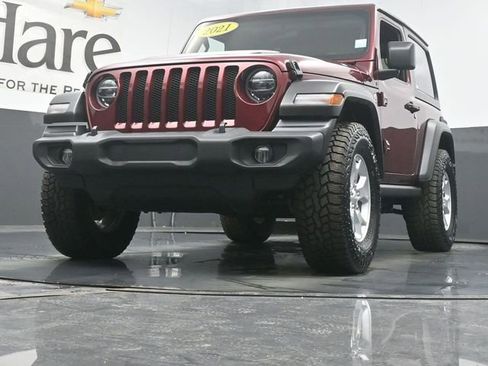 Used 2021 Jeep Wrangler Sport image 4