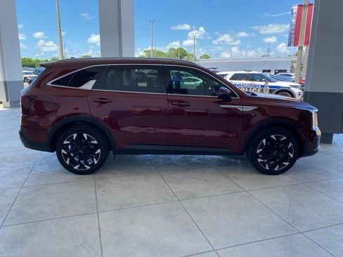 Used 2025 Kia Sorento EX image 5