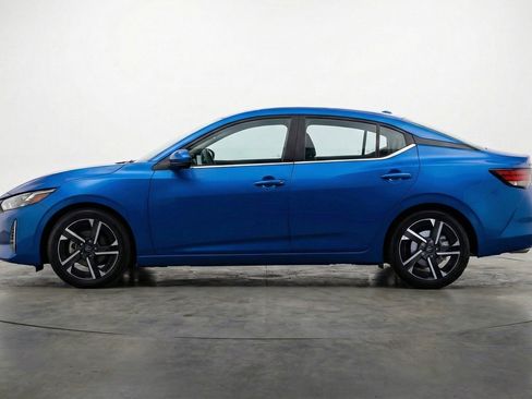 Used 2025 Nissan Sentra SV image 5