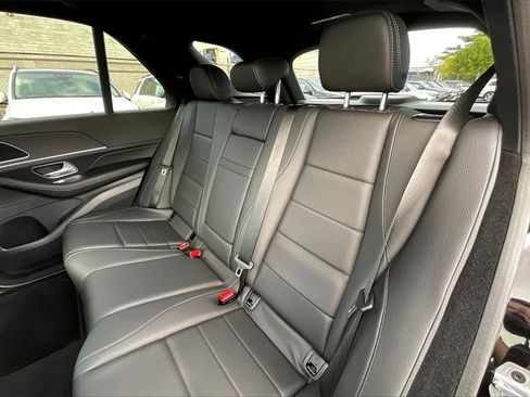 Certified 2025 Mercedes-Benz GLE 450e 4MATIC w/ Driver Assistance Package image 18