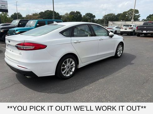 Used 2019 Ford Fusion SE FWD image 6