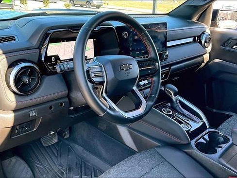 Used 2024 Chevrolet Colorado Z71 w/ Z71 Convenience Package 2 image 14