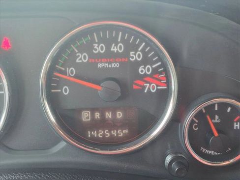 Used 2015 Jeep Wrangler Unlimited Rubicon AWD/4WD image 11
