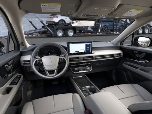 New 2026 Lincoln Corsair Premiere image 9