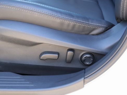 Used 2025 Subaru Outback Limited image 25