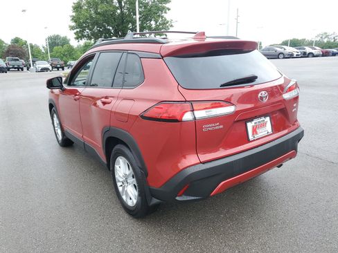 Certified 2023 Toyota Corolla Cross LE w/ Moonroof Package AWD/4WD image 3