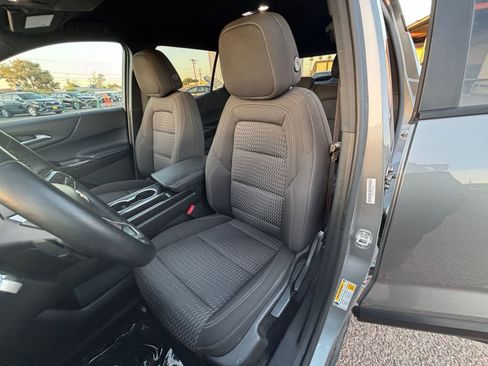 Used 2025 Chevrolet Equinox LT FWD image 36