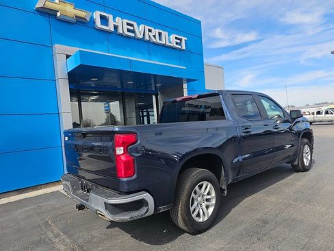 Used 2022 Chevrolet Silverado 1500 LT AWD/4WD image 3