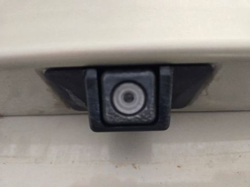 Used 2013 GMC Yukon XL SLT w/ Regional Value Package image 9