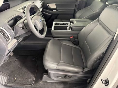 Used 2026 Ford Expedition Active RWD image 9