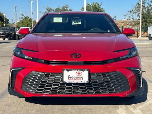 Used 2026 Toyota Camry SE FWD image 3
