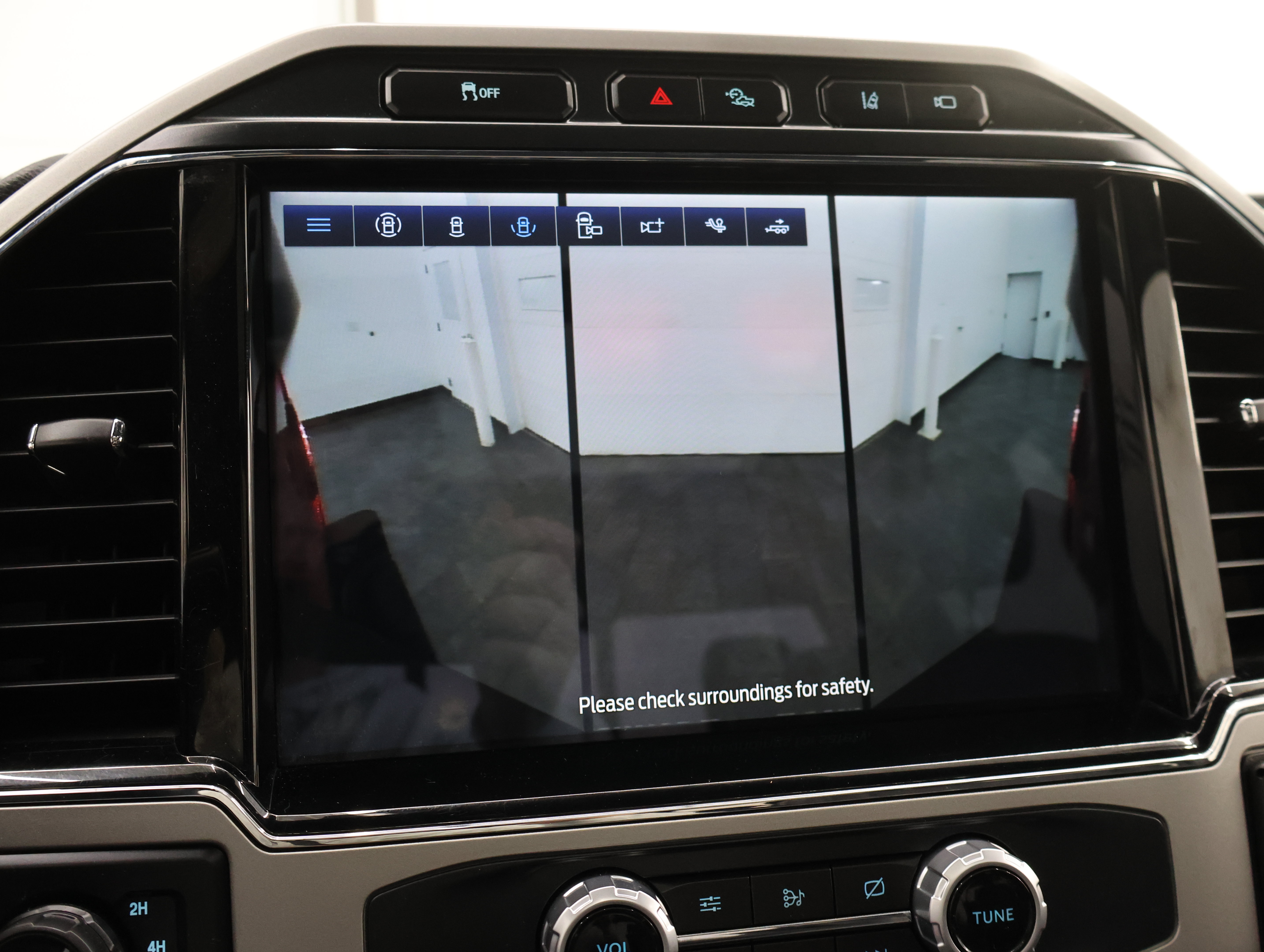 Used 2022 Ford F250 Lariat w/ Tremor Off-Road Package AWD/4WD image 19