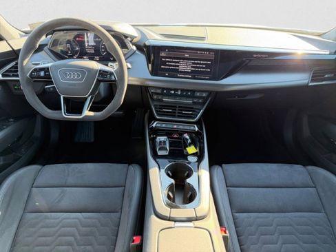 Used 2023 Audi e-tron GT Premium Plus image 13