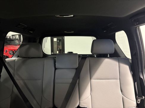 Used 2023 Lexus GX 460 w/ Black Line Special Edition AWD/4WD image 32