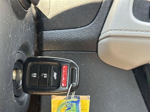 Used 2020 Honda HR-V LX image 30