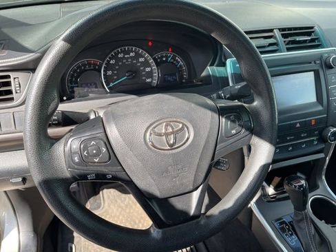 Used 2015 Toyota Camry LE FWD image 2