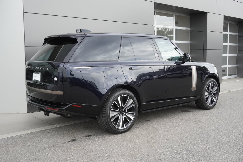 New 2026 Land Rover Range Rover SV AWD/4WD image 4