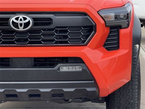 Used 2024 Toyota Tacoma TRD Off-Road image 8