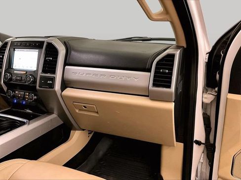 Used 2019 Ford F250 Lariat w/ Lariat Ultimate Package AWD/4WD image 16