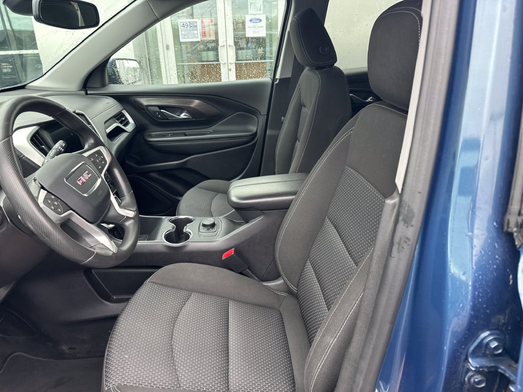 Used 2024 GMC Terrain SLE AWD/4WD image 9