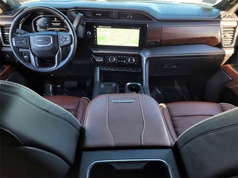 Used 2024 GMC Sierra 2500 Denali Ultimate image 11