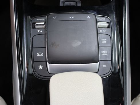Used 2022 Mercedes-Benz GLB 250 image 20