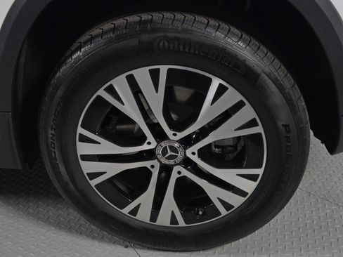 Used 2025 Mercedes-Benz GLA 250 image 10